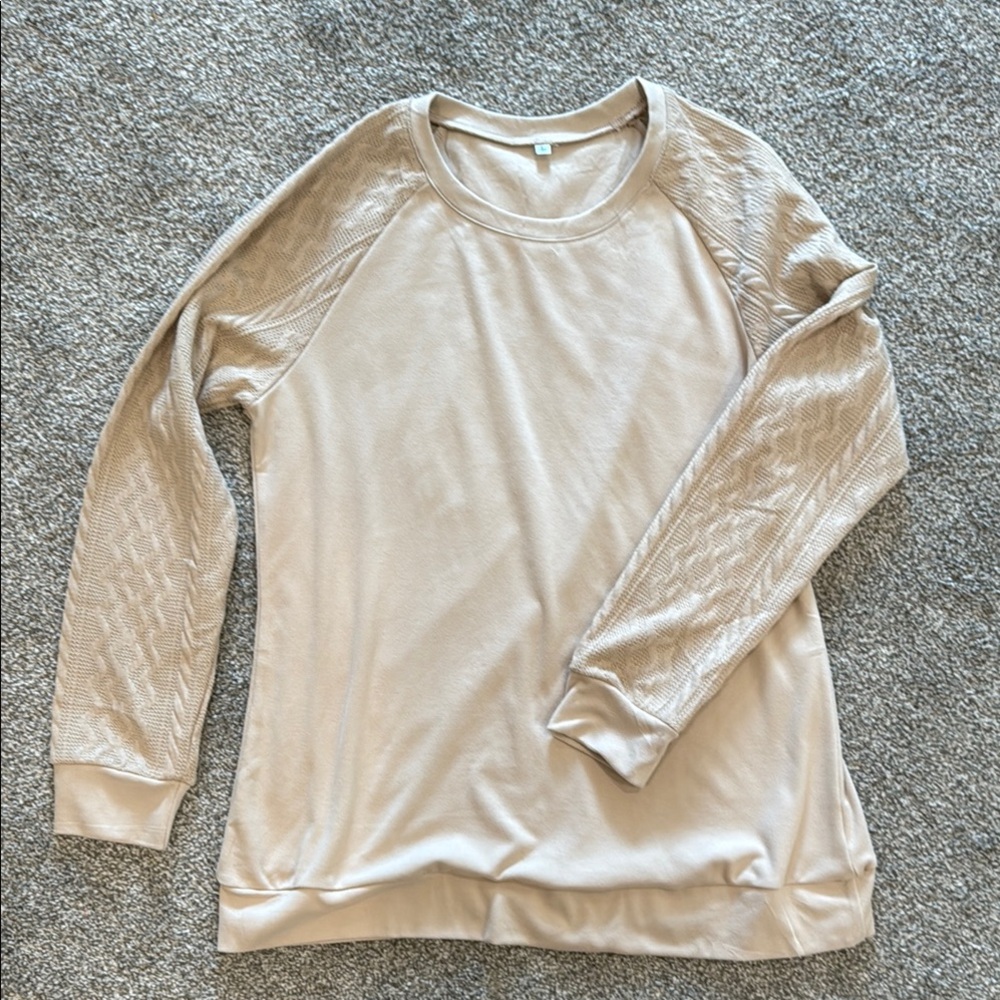 Amazon Cream Long Sleeve Relaxed Sweatshirt